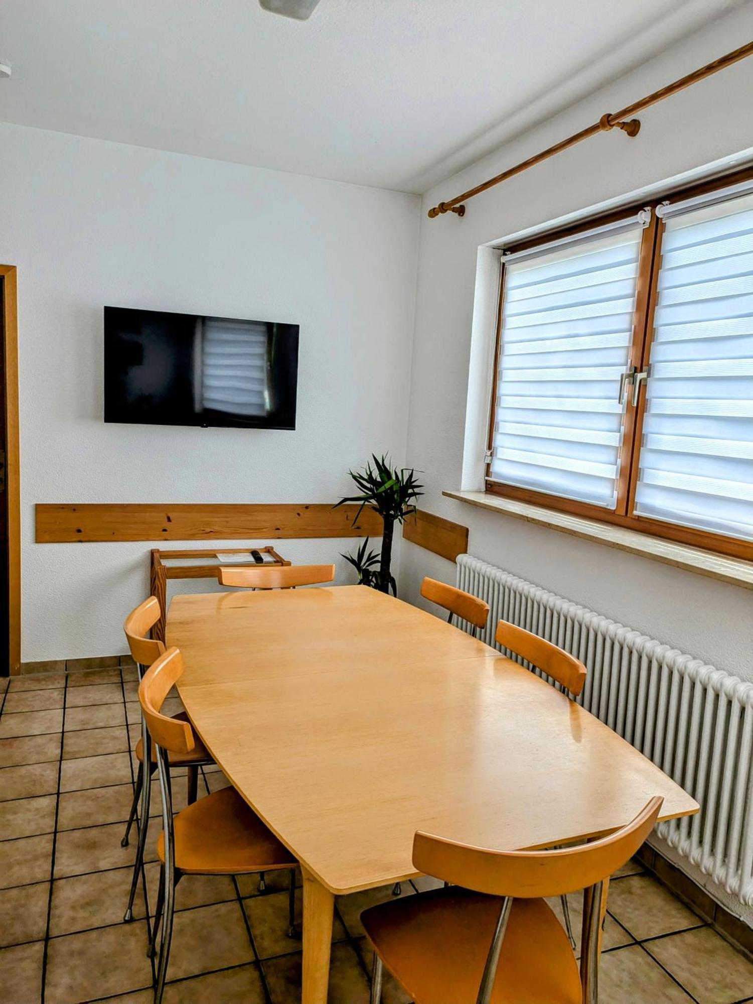 4 Zimmer Geraeumige Und Ruhig Gelegene Ferien- Und Monteurwohnung Nur Fuer Sie Allein Aujvari Vermietungen Spiegelberg Extérieur photo
